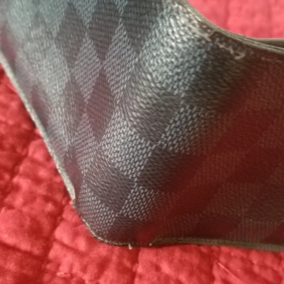 Louis Vuitton Black and Gray Checkered Wallet - Picture 2 of 7